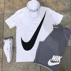 Coordinato Nike Bermuda + T-shirt