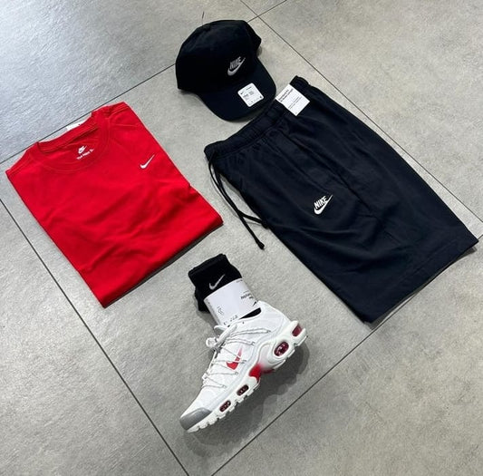 Coordinato Nike con cappello e scarpe